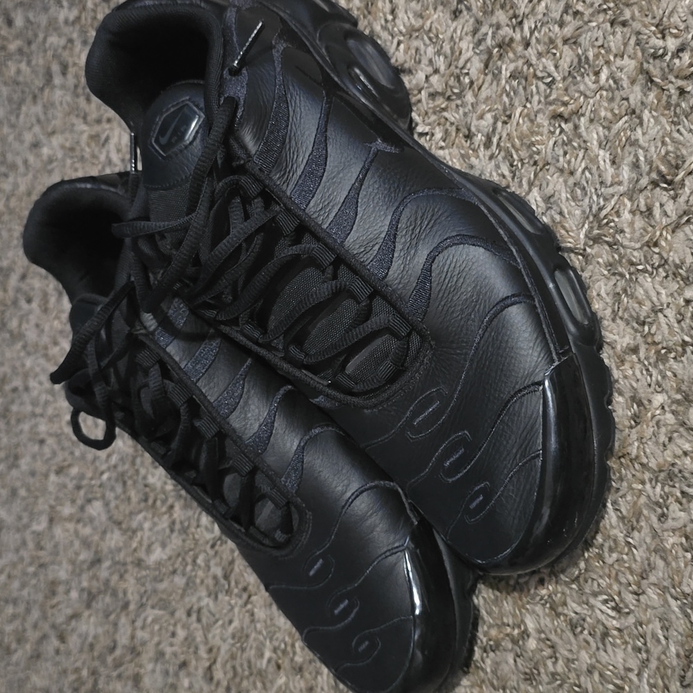 Nike TN Air Max Triple Black Leather Sneakers 12 AJ2029-001